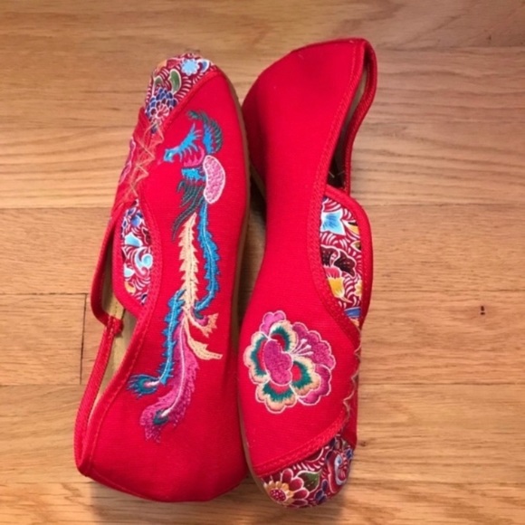 Buxiuyuan Floral Embroidered Oriental Slipper Flat - Picture 5 of 9